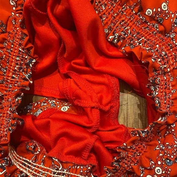 Floral boho Red Women's Shorts size large - Picture 2 of 2